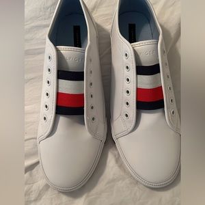 Size 9 Tommy Hilfiger sneakers NEW